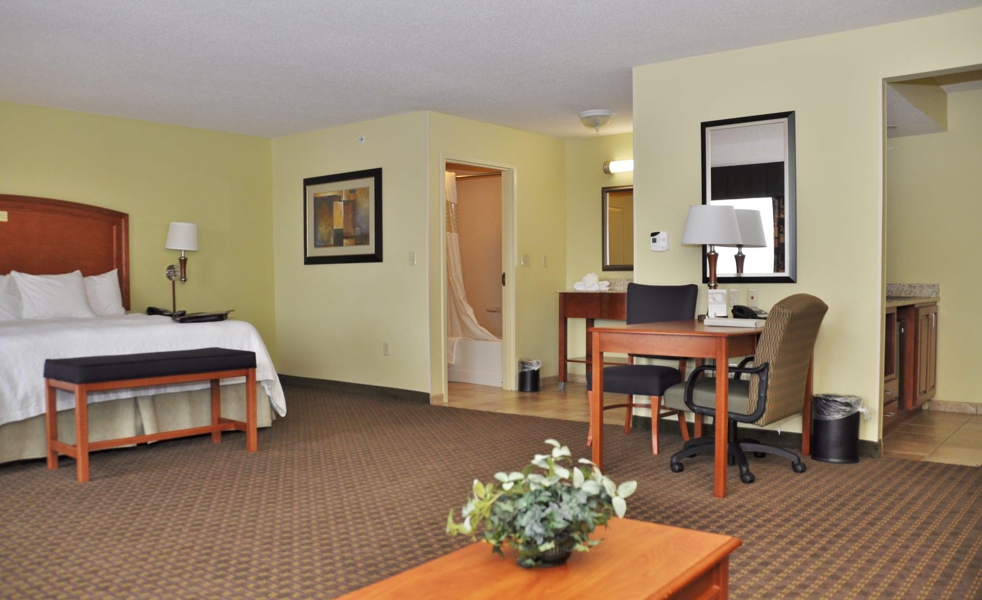 Hampton 3*